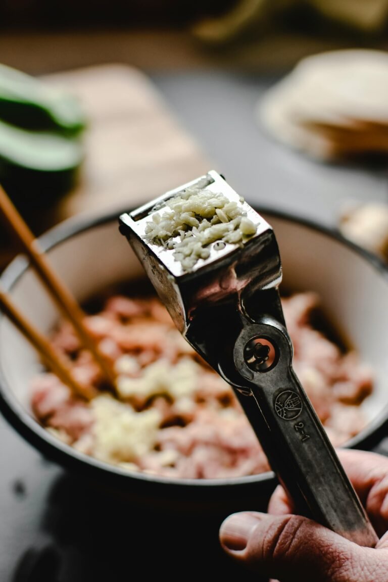 The Best Garlic Press of 2026 That Crushed 1,000 Cloves Without Ever Sticking (and Saved My Marriage from Garlic Hands)